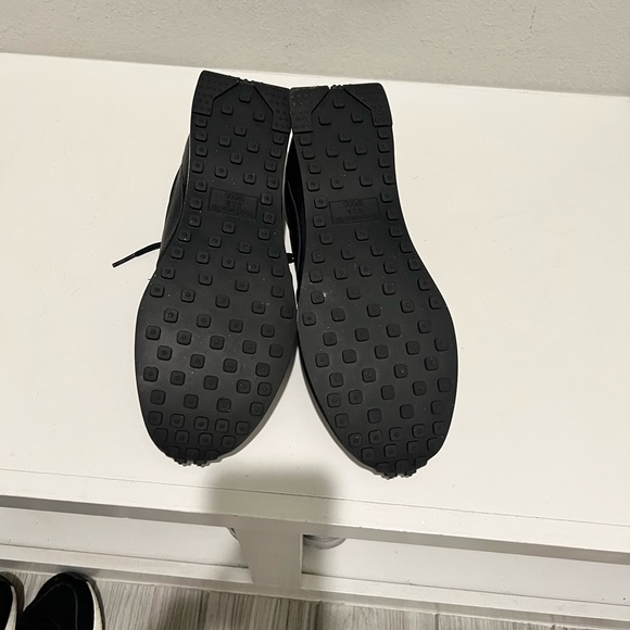 Nike AIR TAILWIND 79 SE Men's
Sneaker Casual Black/White Multi - Picture 3 of 3